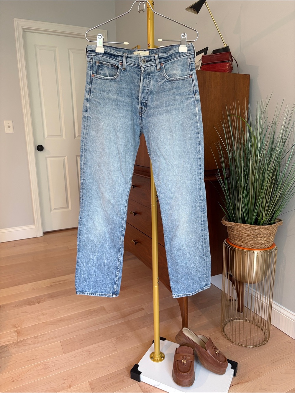 GAP 1969 Light Blue Straight Leg Jeans 28